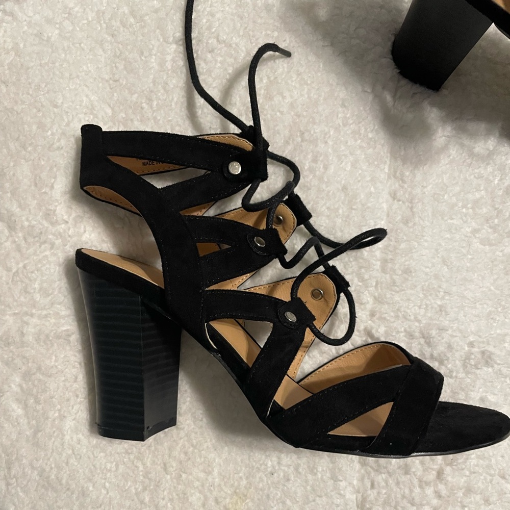 Black block heel XOXO shoes